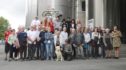Au centre, Campbell le labrador. La mascotte du groupe est toujours fidèle au rendez-vous.