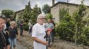C’est parti pour l’activité physique adaptée ! Une petite balade dans les rues du village de Pamplie.