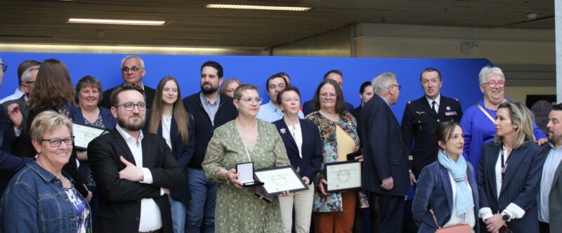 Remise de médaille à notre Présidente