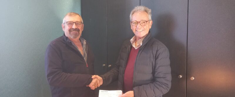 REMISE DES DONS DE LA MARCHE DE TARASTEIX PAR LE MAIRE