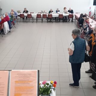 REMISE DES DONS DE LA MARCHE DE TARASTEIX PAR LE MAIRE