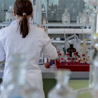 Confinement : comment prendre soin de son proche malade ?